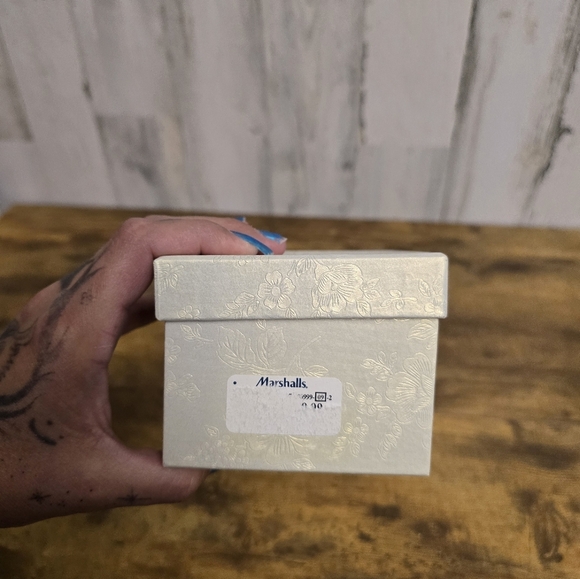 Simon Design Clear Butterfly Paperweight With Box - Picture 7 of 9